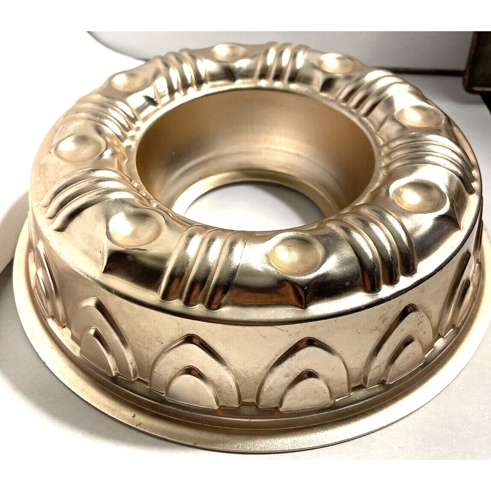 Vintage Copper Aluminum Jello Mold Bundt Cake Pan Wall Hanging 8.5" Diameter - Picture 6 of 6
